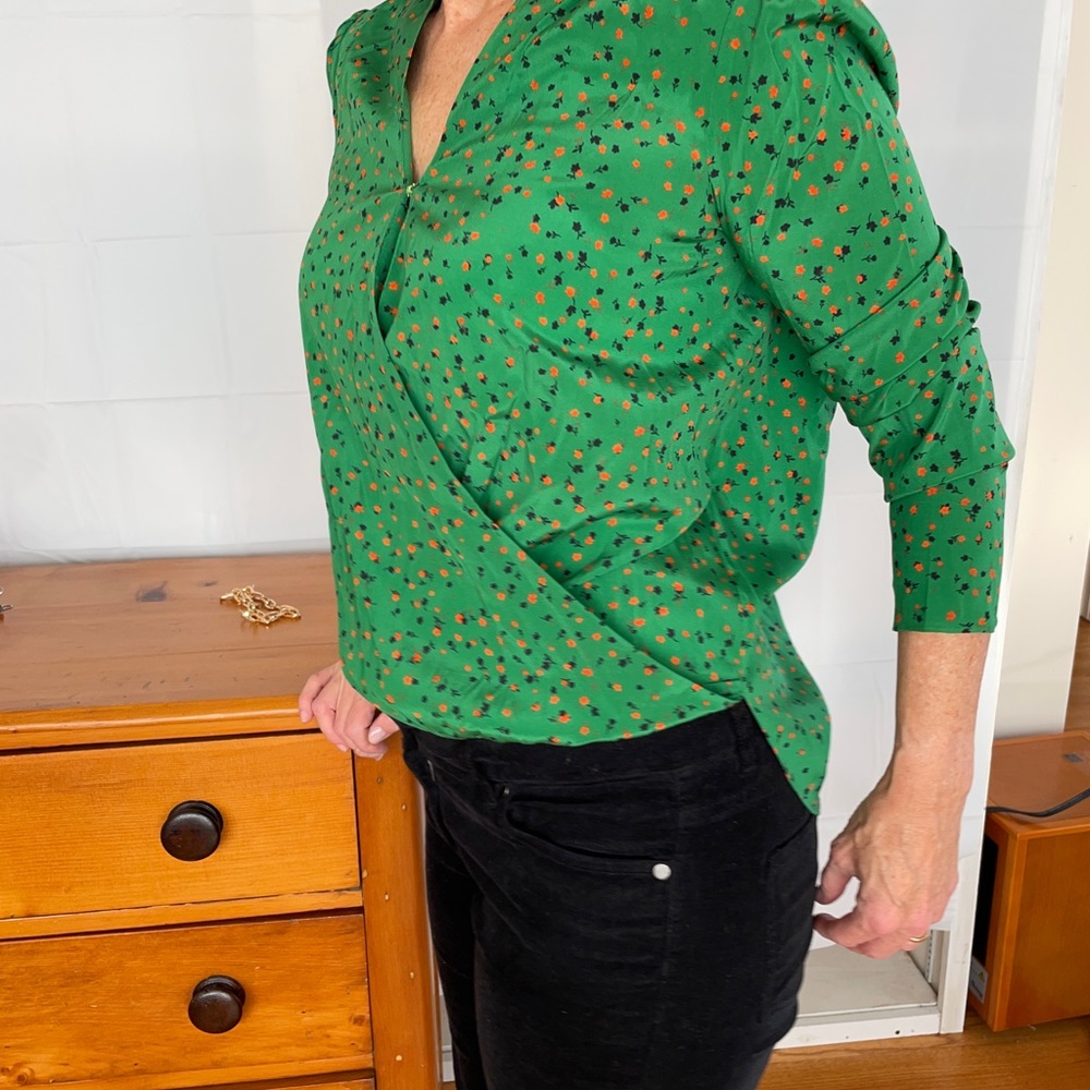 Veronica Beard wrap style green (black/red) silk blouse with longer back